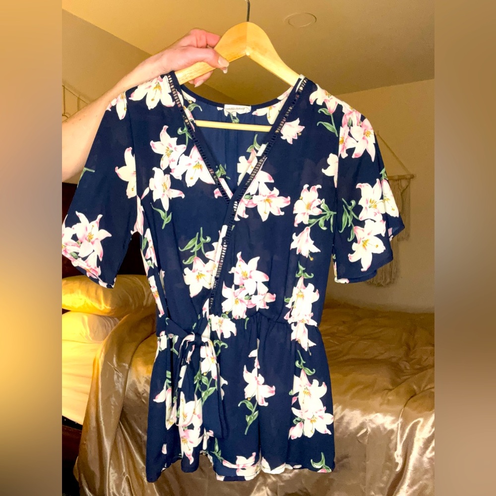 Sienna Sky floral shirt. Size S